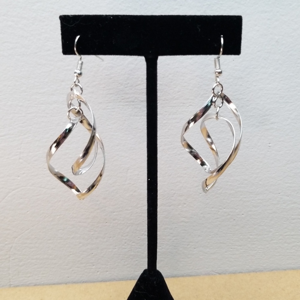 New! Silver tone spiral dangle earrings!
